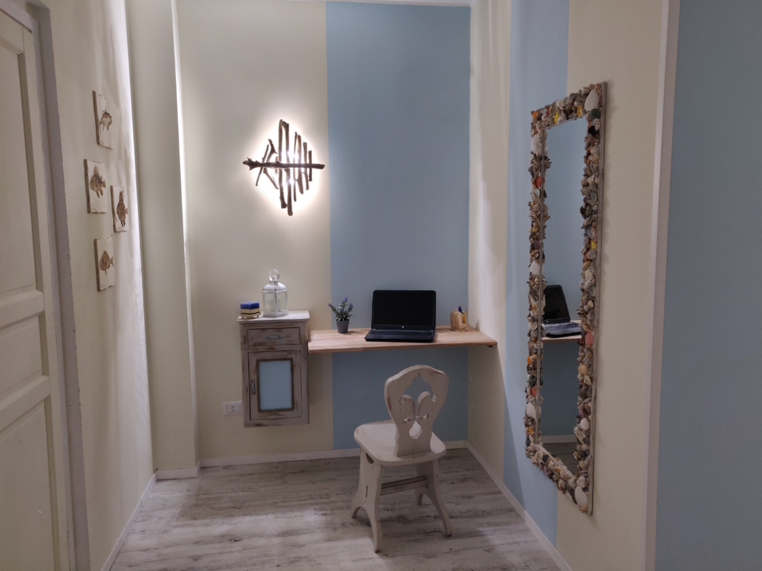 Adriatica room — desk and mirror