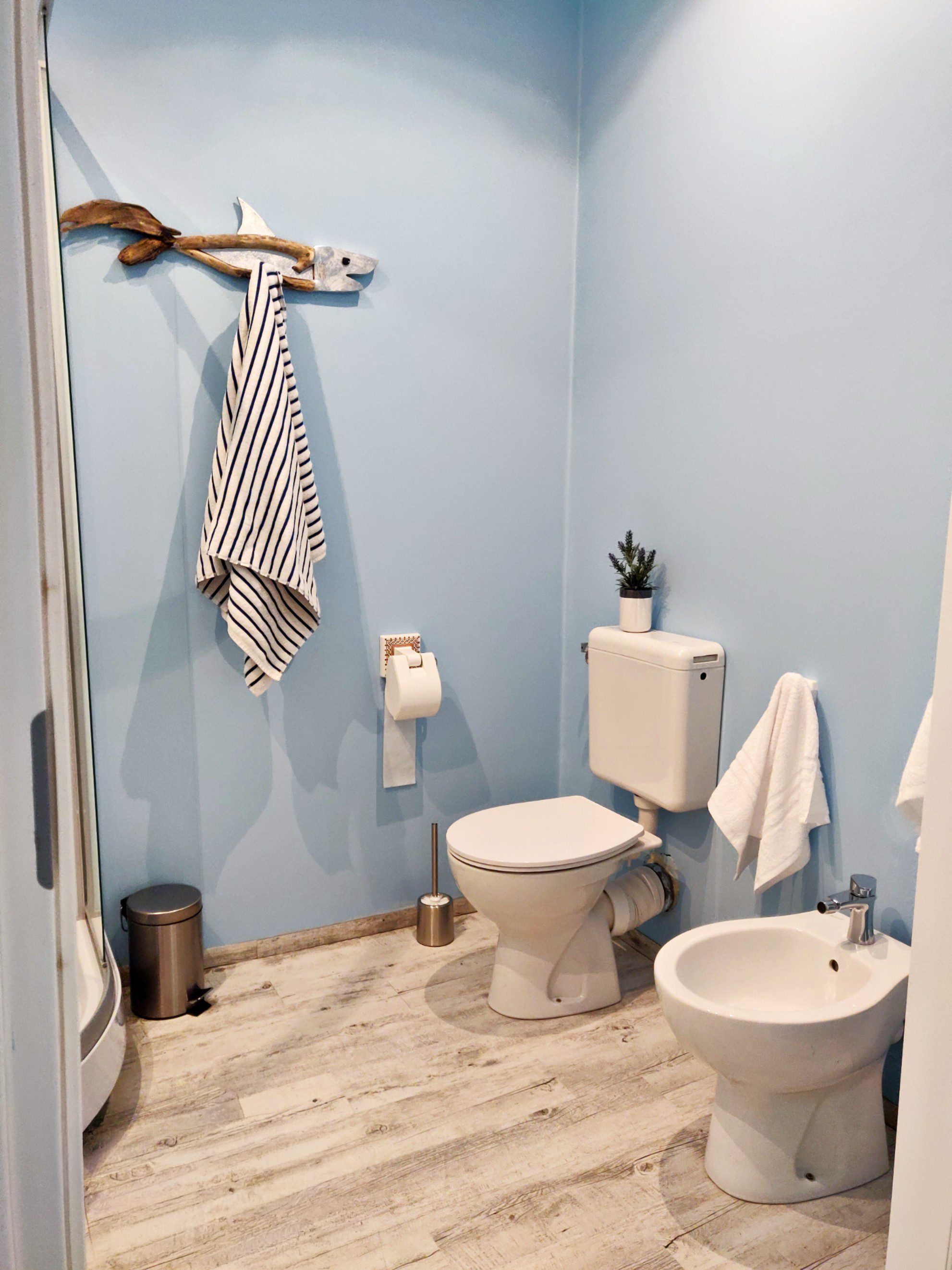 Adriatica room — bathroom with shower